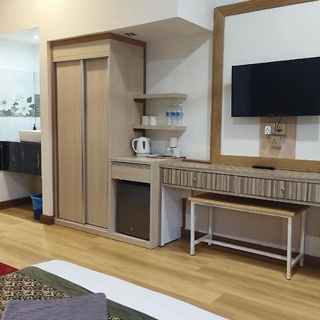 The Nutshell Chalet Langkawi Пантай Ченанг Екстериор снимка