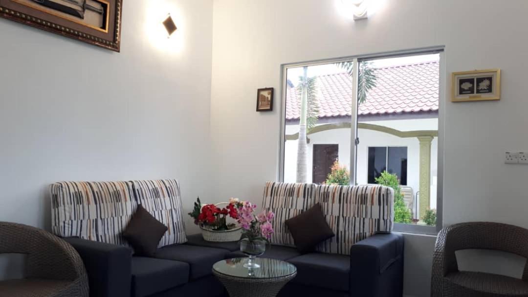 The Nutshell Chalet Langkawi Пантай Ченанг Екстериор снимка