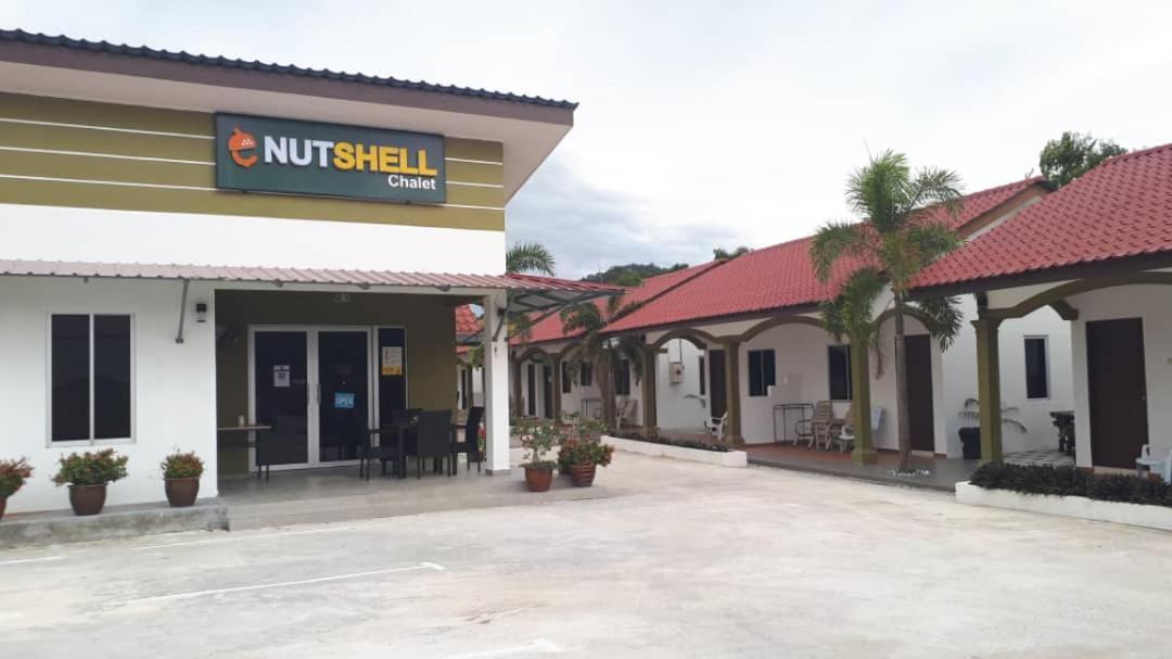 The Nutshell Chalet Langkawi Пантай Ченанг Екстериор снимка