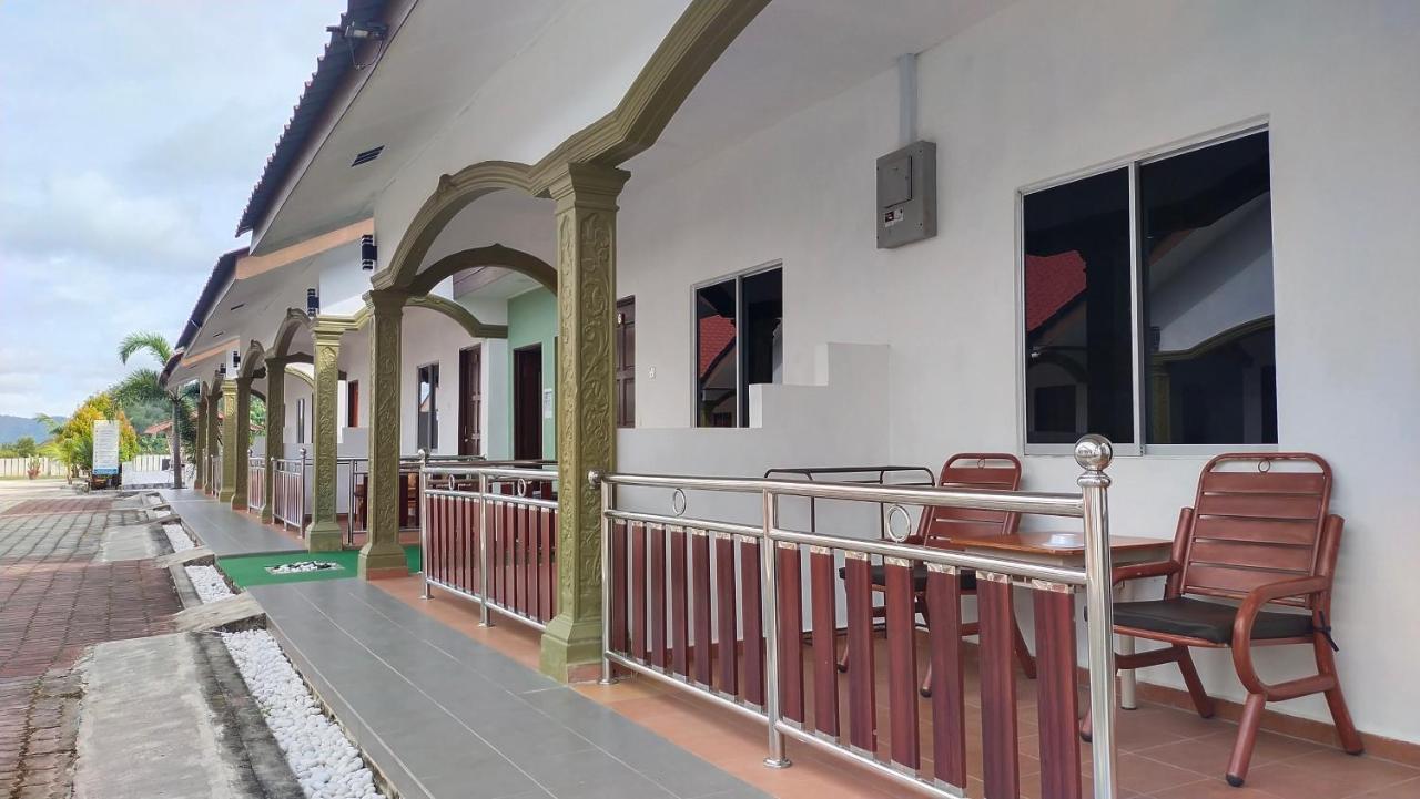 The Nutshell Chalet Langkawi Пантай Ченанг Екстериор снимка