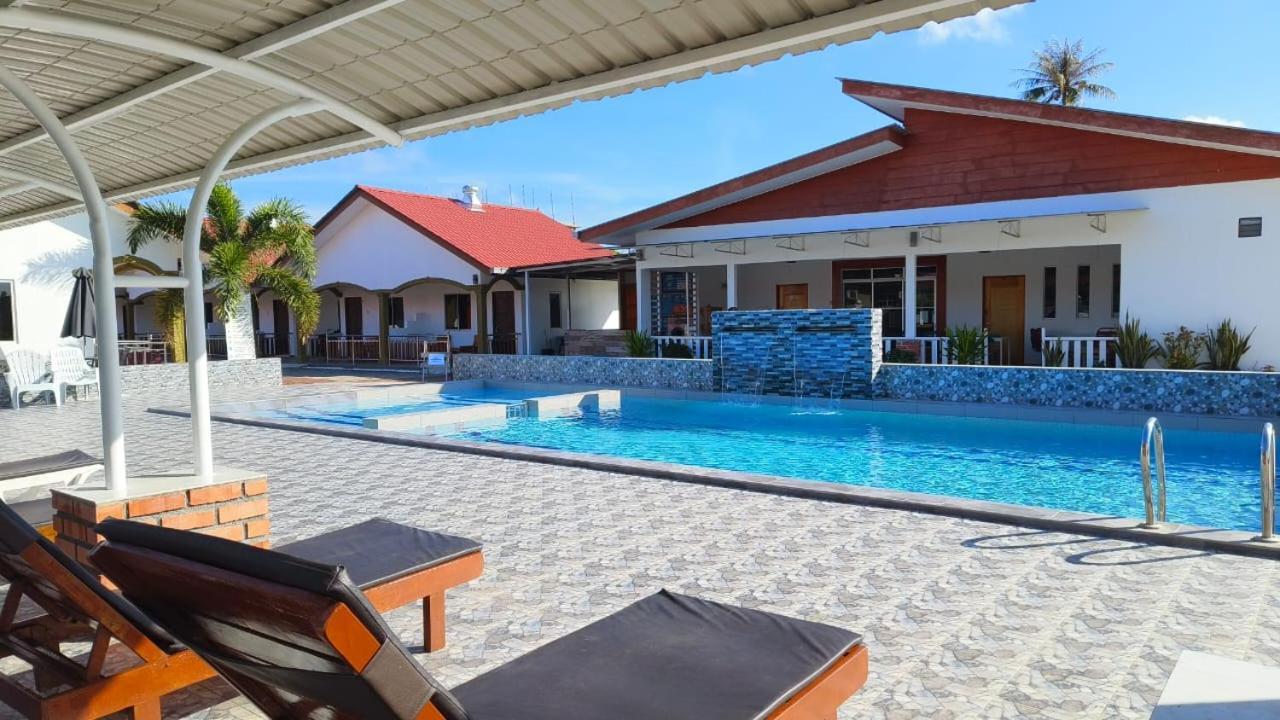 The Nutshell Chalet Langkawi Пантай Ченанг Екстериор снимка