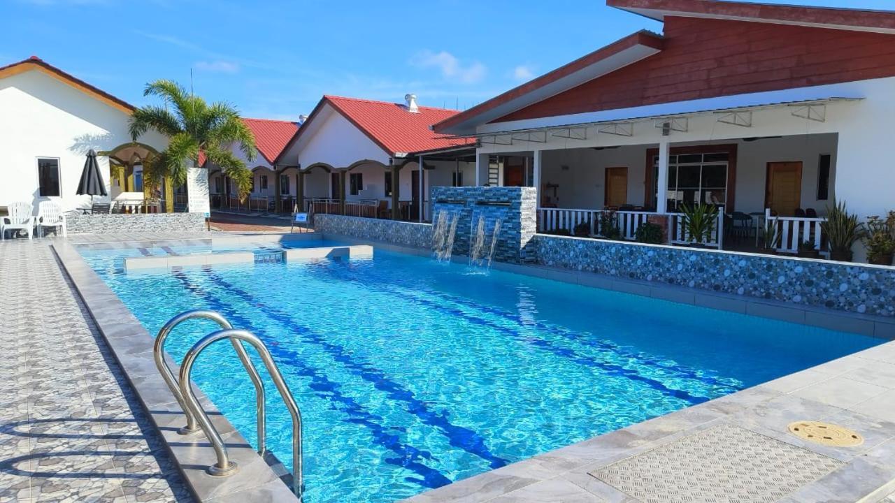 The Nutshell Chalet Langkawi Пантай Ченанг Екстериор снимка